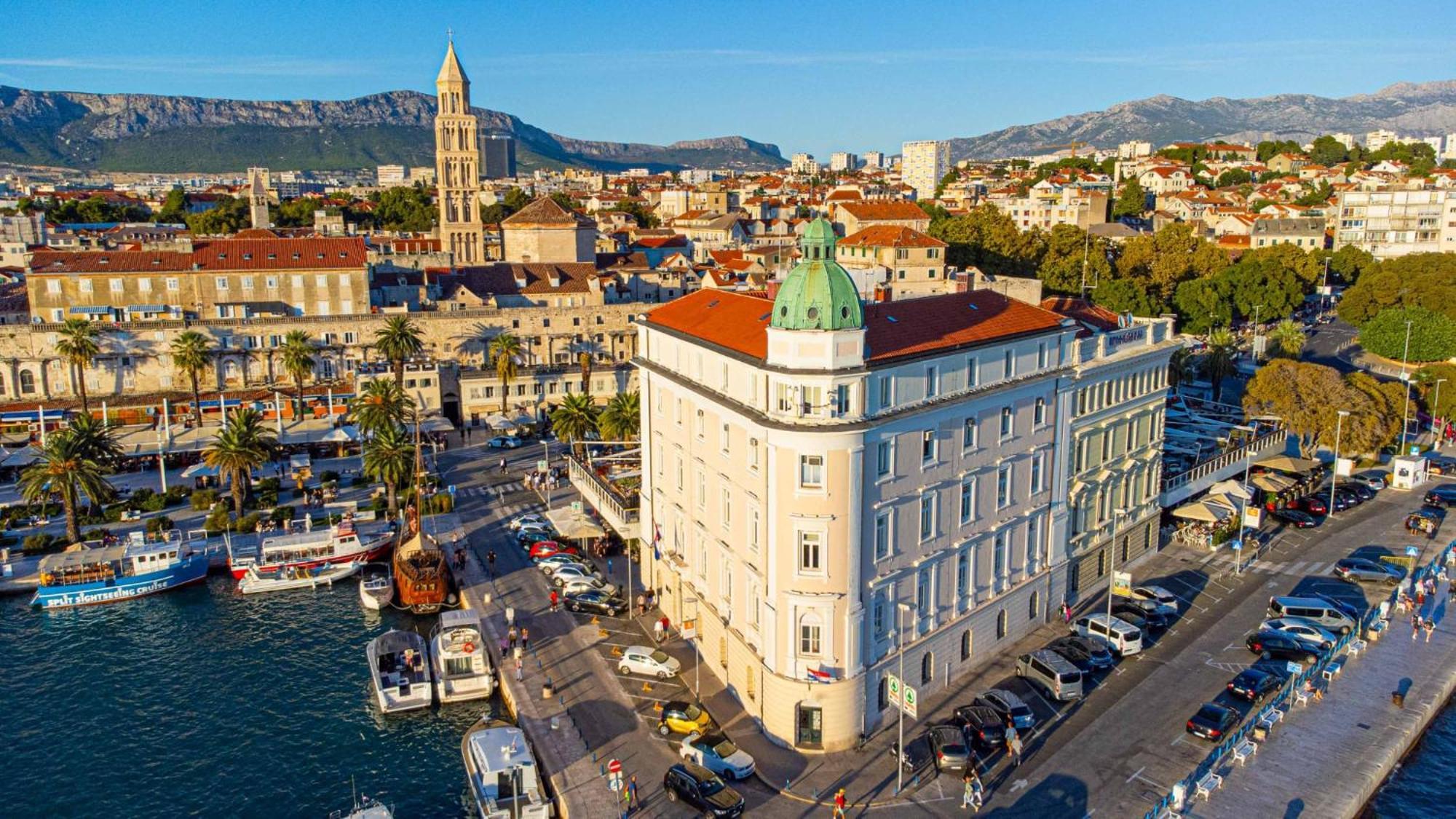 Apartment - Free Parking In Garage , Seaview , Quiet Neighbourhood Split